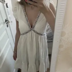 Jättefin klänning som passar perfekt till sommaren!!🤍🤍