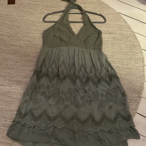 Chica london klänning - Fin klänning oerfelt nu i sommar