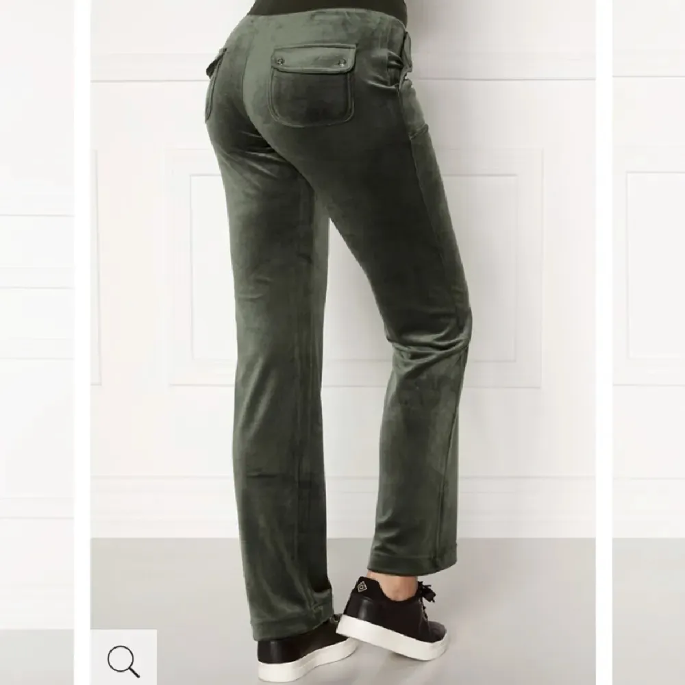 Säljer dessa juicybyxor i färgen dark Moss!! Helt nya. Jeans & Byxor.