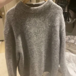 Stickad tröja - Lånad bild, bra skick💖  Nypris: 500kr