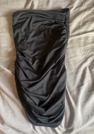 Kjol - Supersnygg kjol, aldrig använd