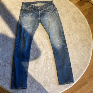 Hysteric Glamour  - Säljer dessa coola hysteric glamour jeansen då dem tyvärr är får små för mig. Använda men inga skador på jeansen. Köpt här på plick 