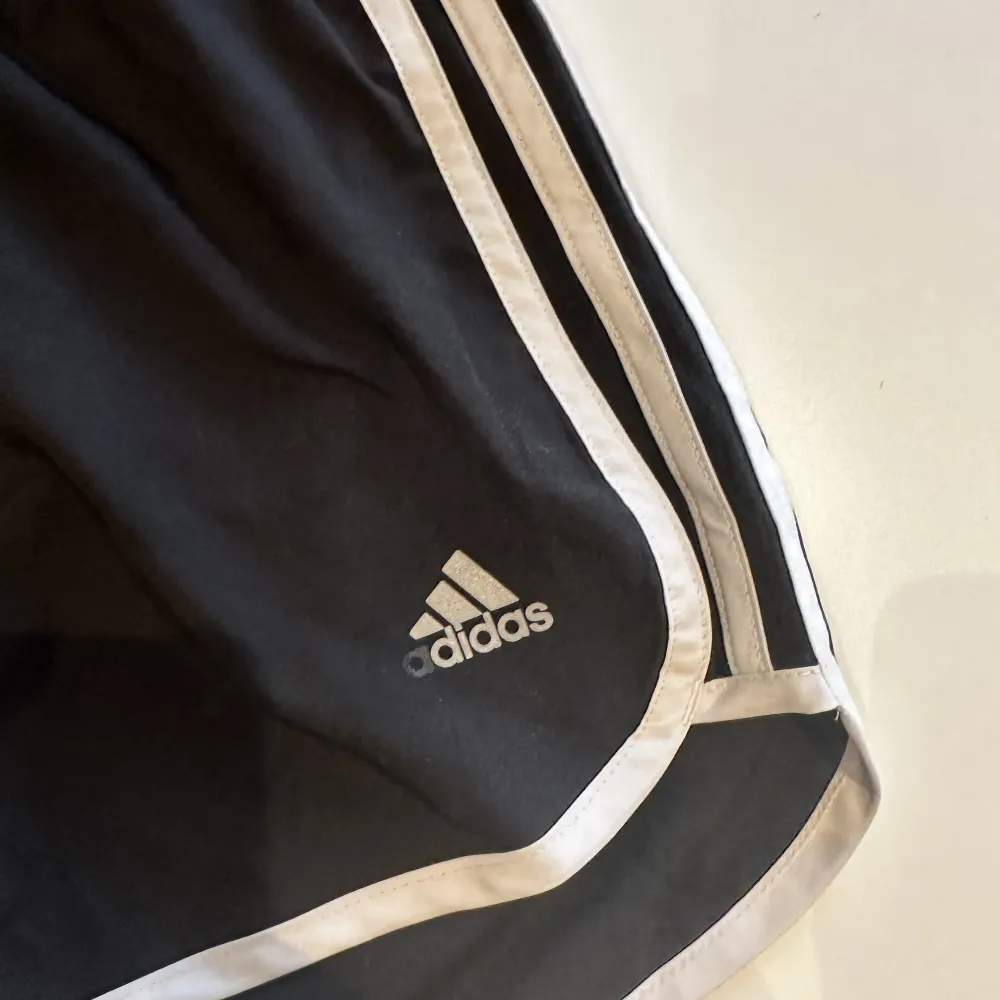 Tränings short från adidas.. Shorts.