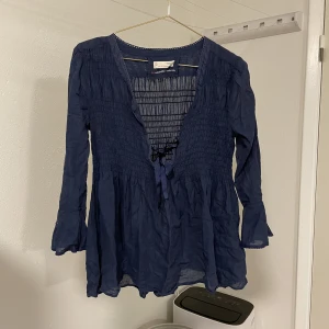 Odd Molly blus - Mörkblå Odd Molly blus 