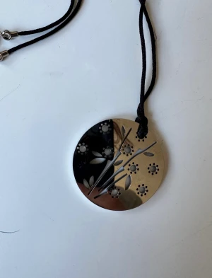 Halsband från Swatch  - Halsband från Swatch 