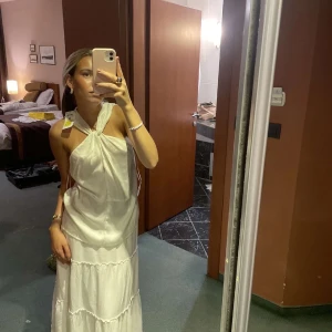 Topp - Säljer min jätte jätte fina topp. Passar XS, S och M, prislappen är kvar❤️ Pris kan diskuteras 