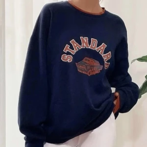 Sweatshirt - Slutsåld tröja från shein. Strl M, perfekt oversized fit. 
