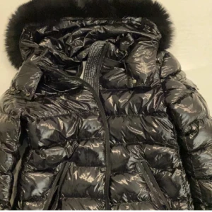 Moncler jacka - Hör av er för mer info