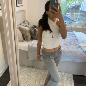 Topp - Extremt fin sommartopp som tyvärr inte kommer till användning längre. Knappt använd!! !! 💖💖