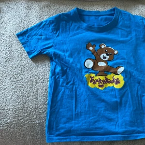 Barntröja med nalle - Gullig tshirt, bra skick!  