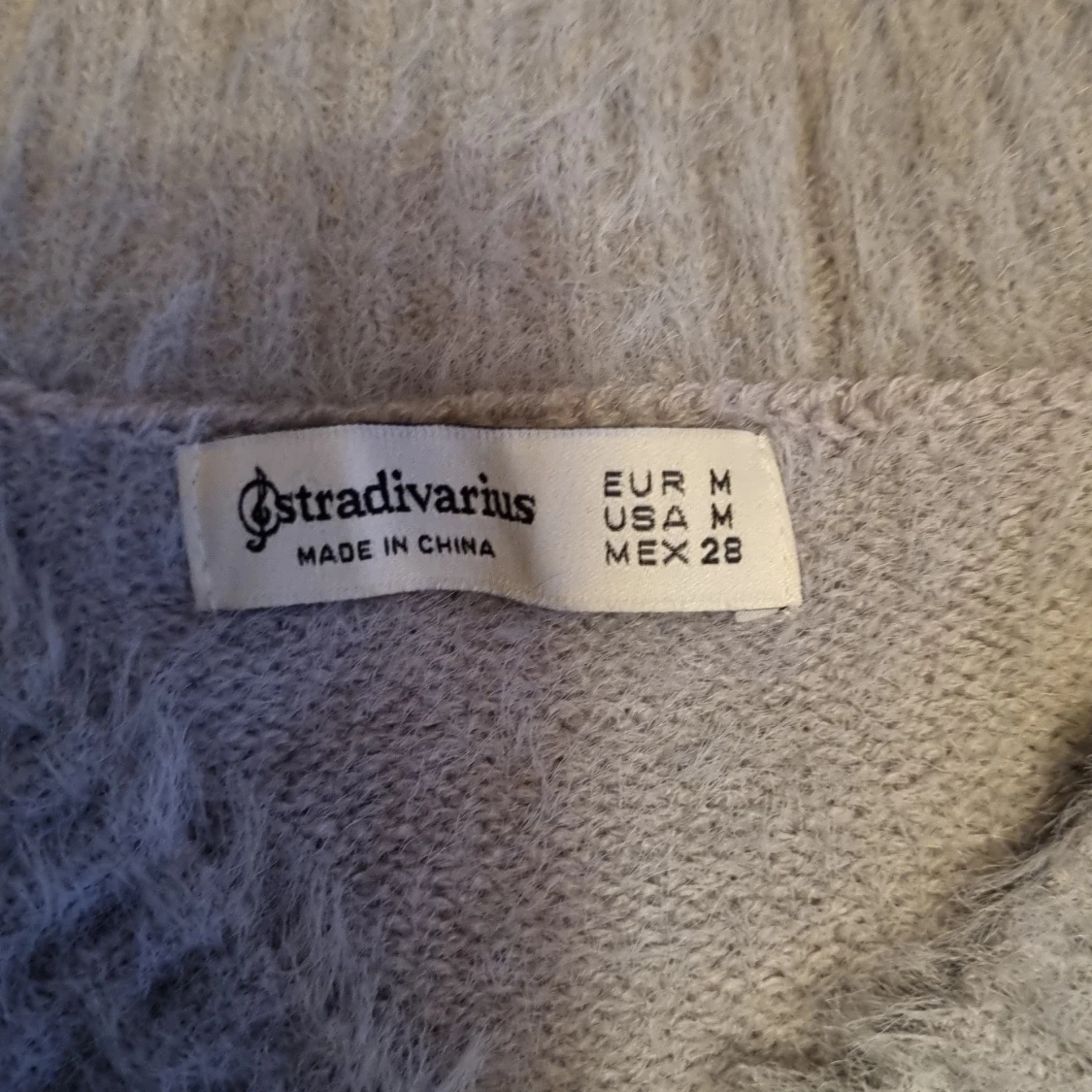 Fluffig tröja Strl M - 90