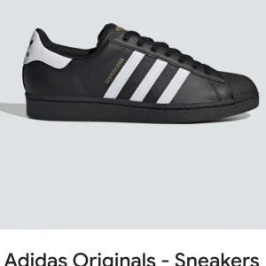 Adidas superstar - Säljer mina adidas superstar. Älskar skorna!använda men ändå bra skick. Vill köpa ett par andra skor. Om ni är intresserade av att köpa forums kan paketpris fixas💖