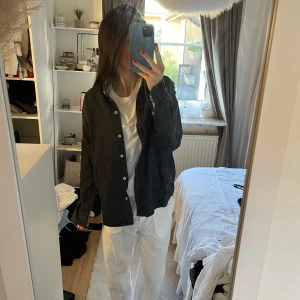 Jeansskjorta  - Jeansskjorta i mörkgrå🩶Storlek XS från Lager 157!!