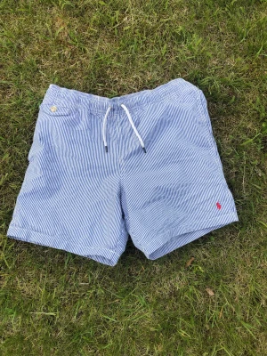 Polo Ralph Lauren badbyxor  - Storlek L i barnstorlek så passar xs- s i vanlig storlek ungefär