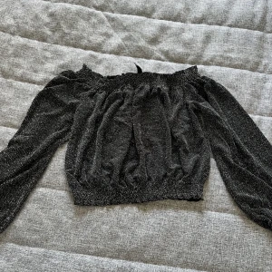 Glittrig festtopp🖤 - Söt festtopp, passar XS-S!