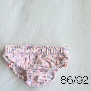 Badblöja PoP 🌸🐬 - Badblöja från Polarn o Pyret 🌸 med dragsko vid benen ocv snörning i midjan 🎀