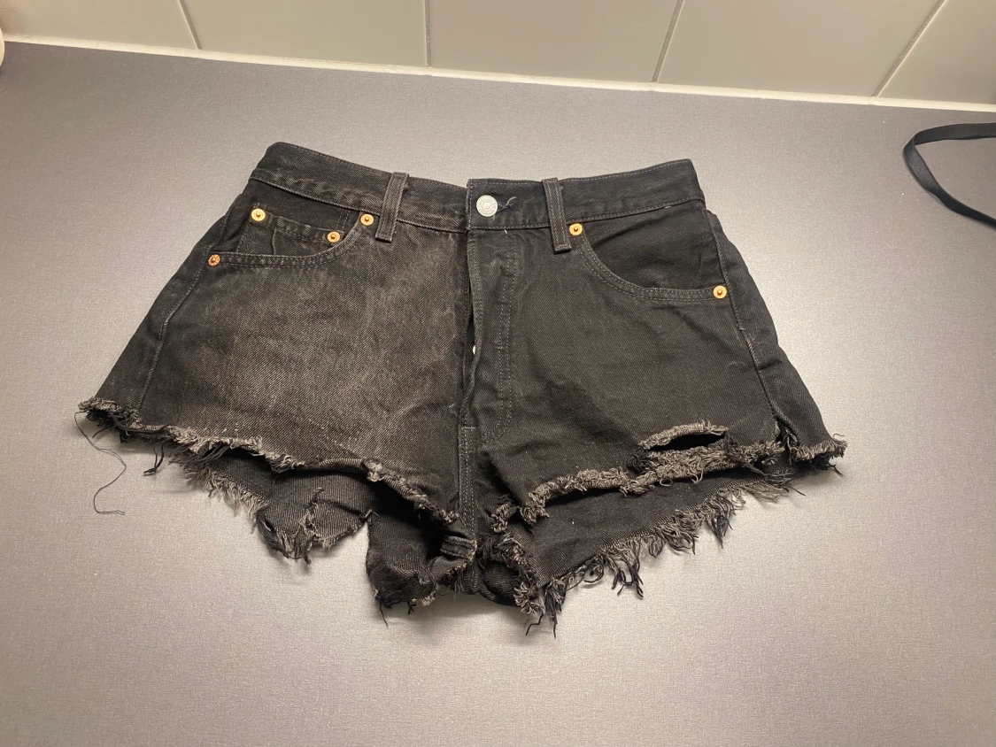 Levis shorts  - 90