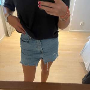Jeans kjol från ginatricot, säljer för 150kr exkl frakt 