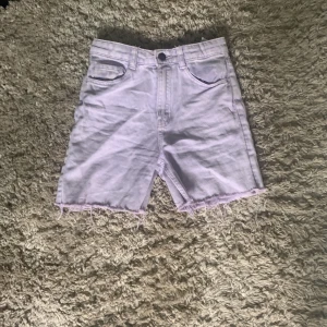 Barn shorts - Lila barn shorts från h&m 
