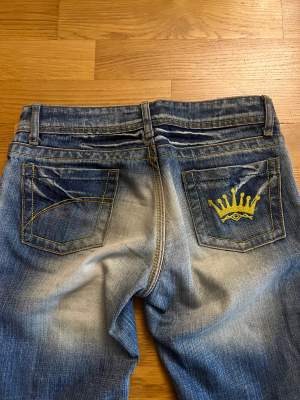 Skit snygga lågmidjade jeans köpta från sellpy. Storlek W26/L32