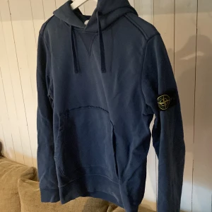 Stone island hoddie - Stone island hoodie i storlek S