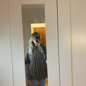 Stickad Tröja - Jätteskön stickad tröja.