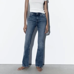 Bootcut jeans  - Jeans från zara, aldrig använda. 