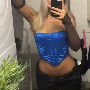 Blå korsett - Supercool korsett top i storlek XS/S använd vid endast 1 tillfälle 💙