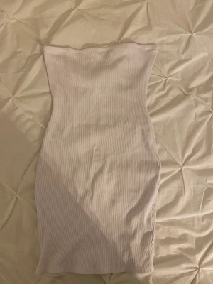 Vit ribbad klänning Nakd - Aldrig använd 💙