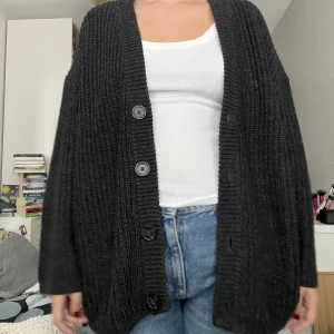 Stickad kofta - Använd fåtal gånger! 