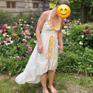 Dotti (Aus) klänningen som köpte s till festivalen som aldrig blev av 🥲 endast provad