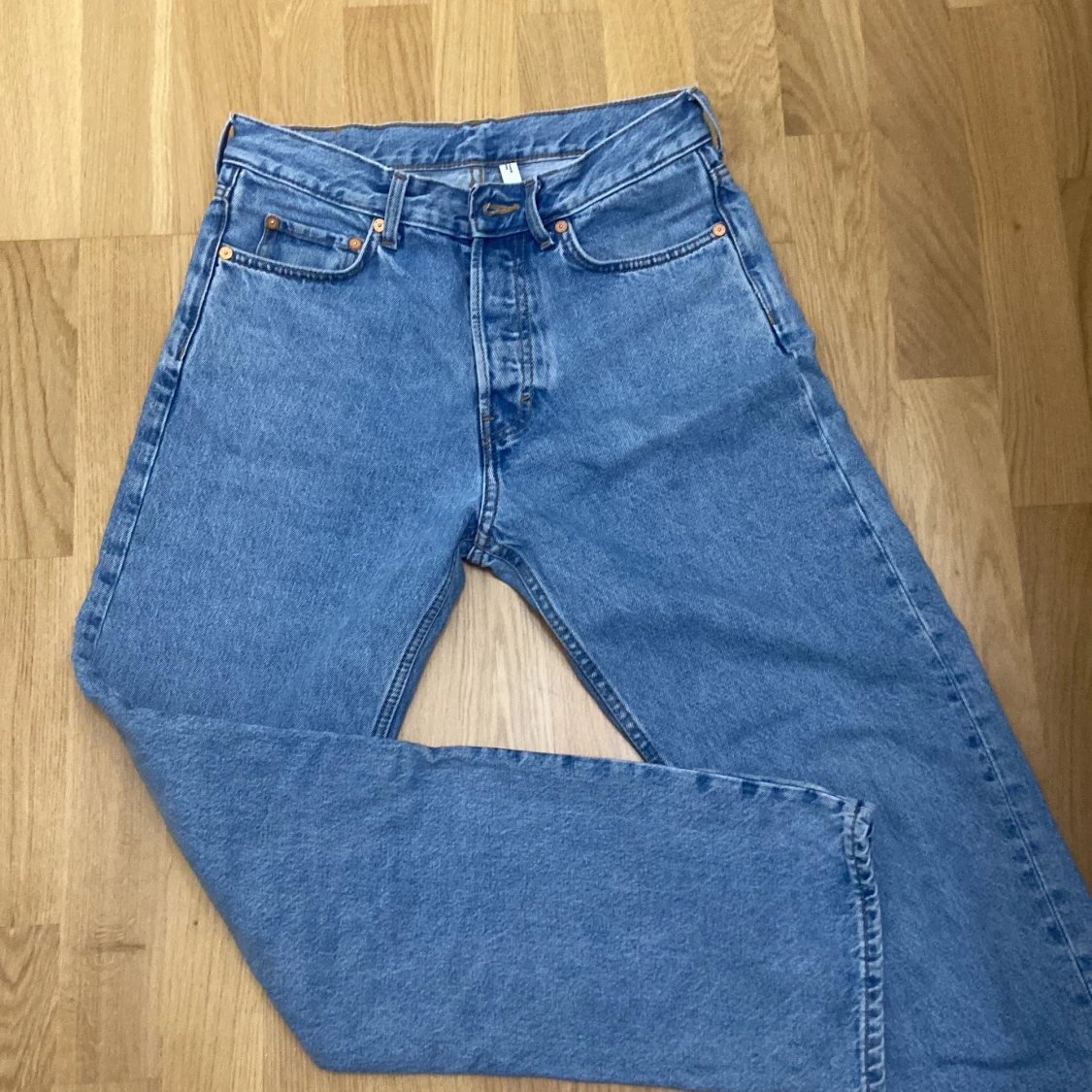 Ljusblåa space jeans ifrån weekday - 91