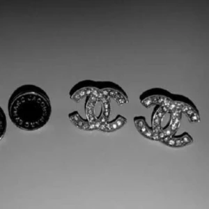 Chanel  - Chanel örhängen aldrig använda 