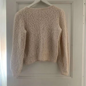 Stickad tröja  - Super fin beige/ljusrosa tröja i nyskick!