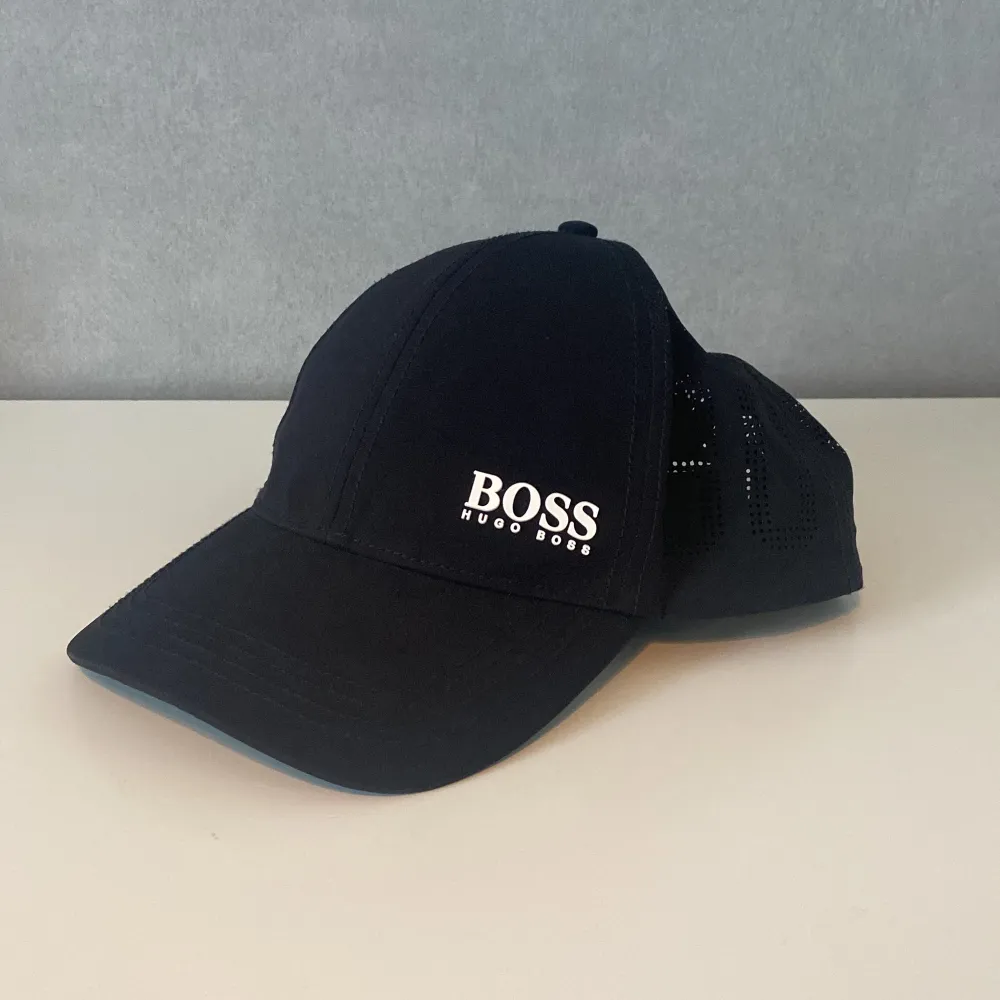 Hugo boss keps Stl 58 cm . Övrigt.