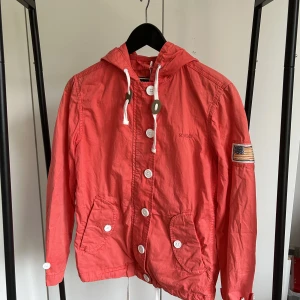 Jacka Svea - Jacka från Svea i storlek XS✨ I väldigt bra skick, skriv för fler bilder🩵🩷💘