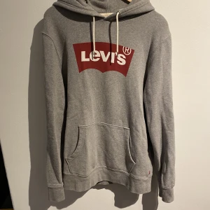 Levis hoodie - Knappt använd hoodie