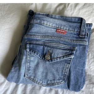 lowwaist jeans - Dessa från h&m dom aldrig kommit till användning. Lågmidjade och sitter super snyggt