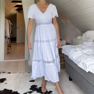 Midsommarklänning - Väärldens finaste klänning från Chica London strl S. Använd en gång!   Nypris 800 kr. 