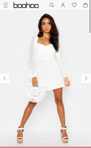 Sommarklänning  - Fin sommar/studentklänning från Boohoo. Säljer pga jag har hittat en annan klänning till min student! Klänningen är oanvänd💗 Ord pris, 504kr