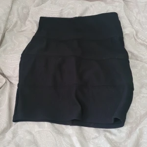 Kjol - Kjol från gina tricot