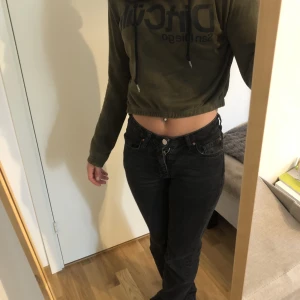 Dirtcult hoddie - Militärfärgad dirtcult hoddie. Vid frågor skriv privat 💕