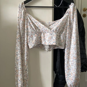 Sommartopp - Vit fin sommartopp från shein med dragkedja bak! Storlek S, Fint skick