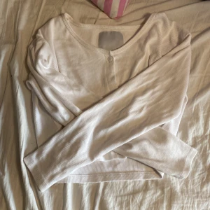 Top i storlek 150, använd typ 2 gånger - Stockholmstil tröja, basic