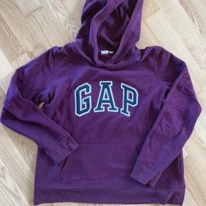 Gap hoodie - Lila gap hoodie