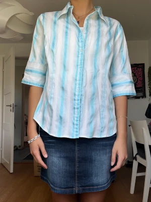 Vintage skjorta - blå randig skjorta köpt vintage💓