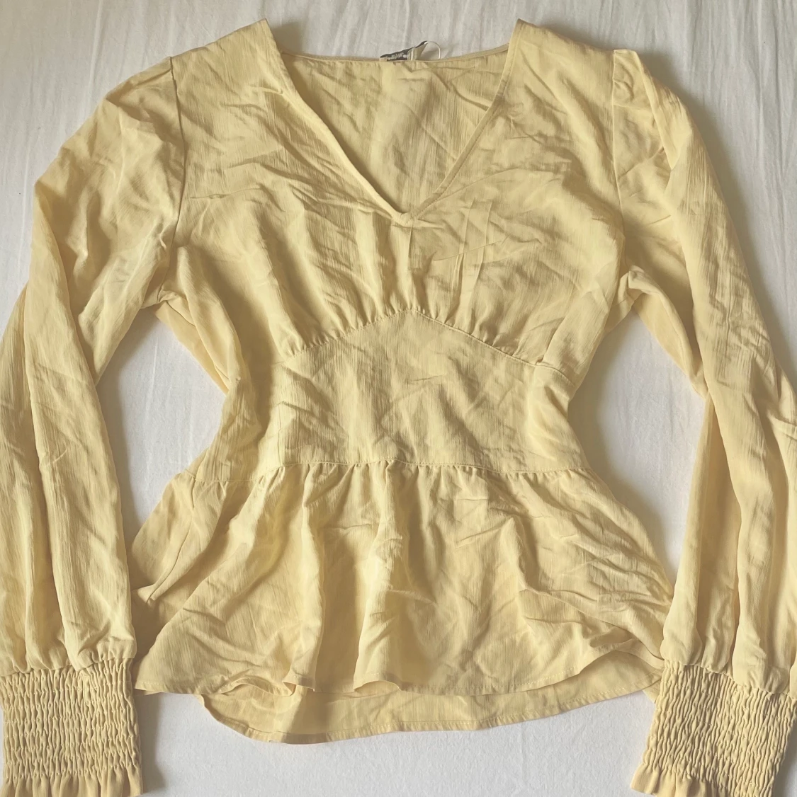 Söt ljusgul blus🌼 - 90