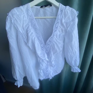 Zara blus - Säljer denna söta blus från zara