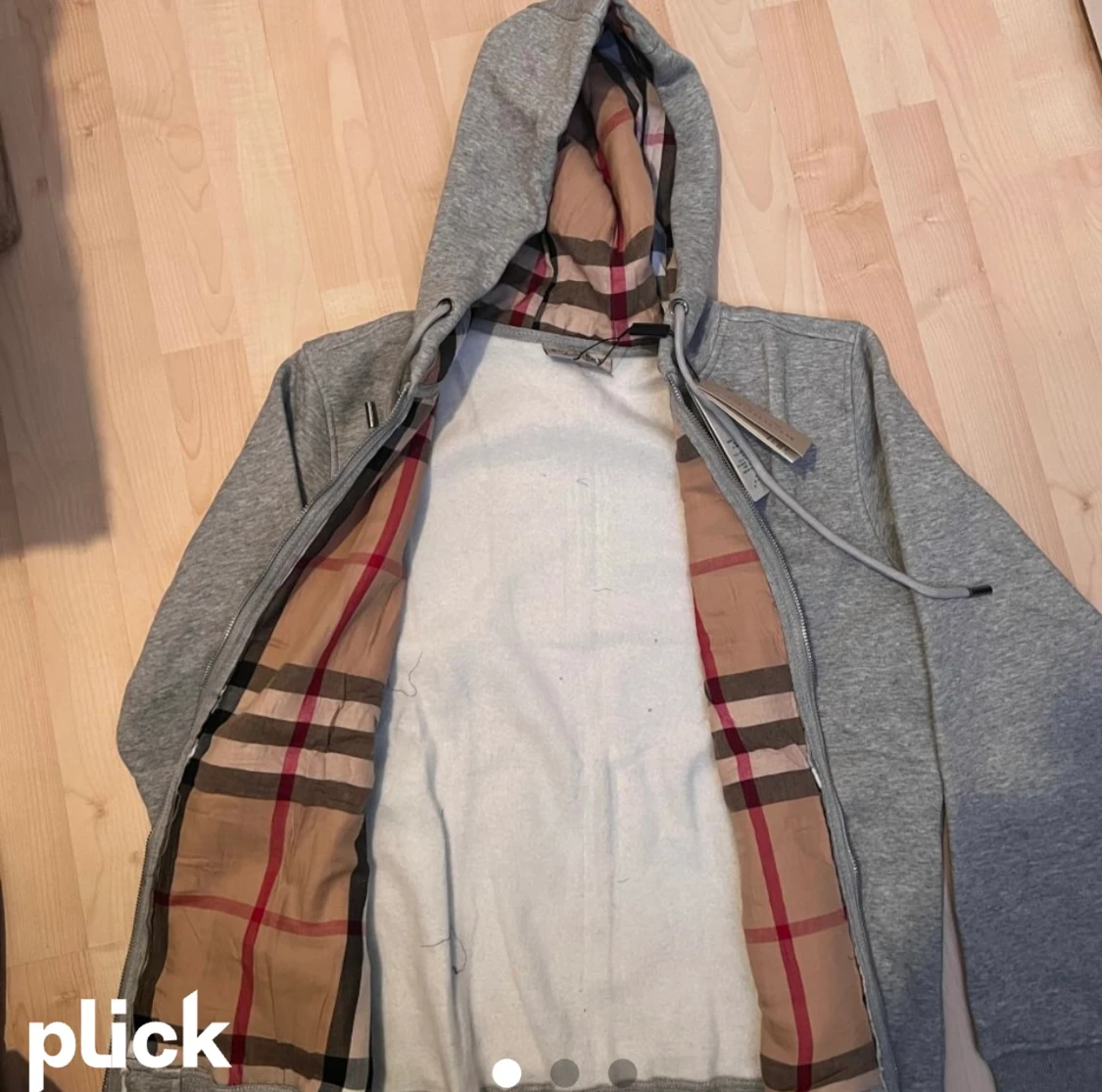 Burberry hoodie storlek M