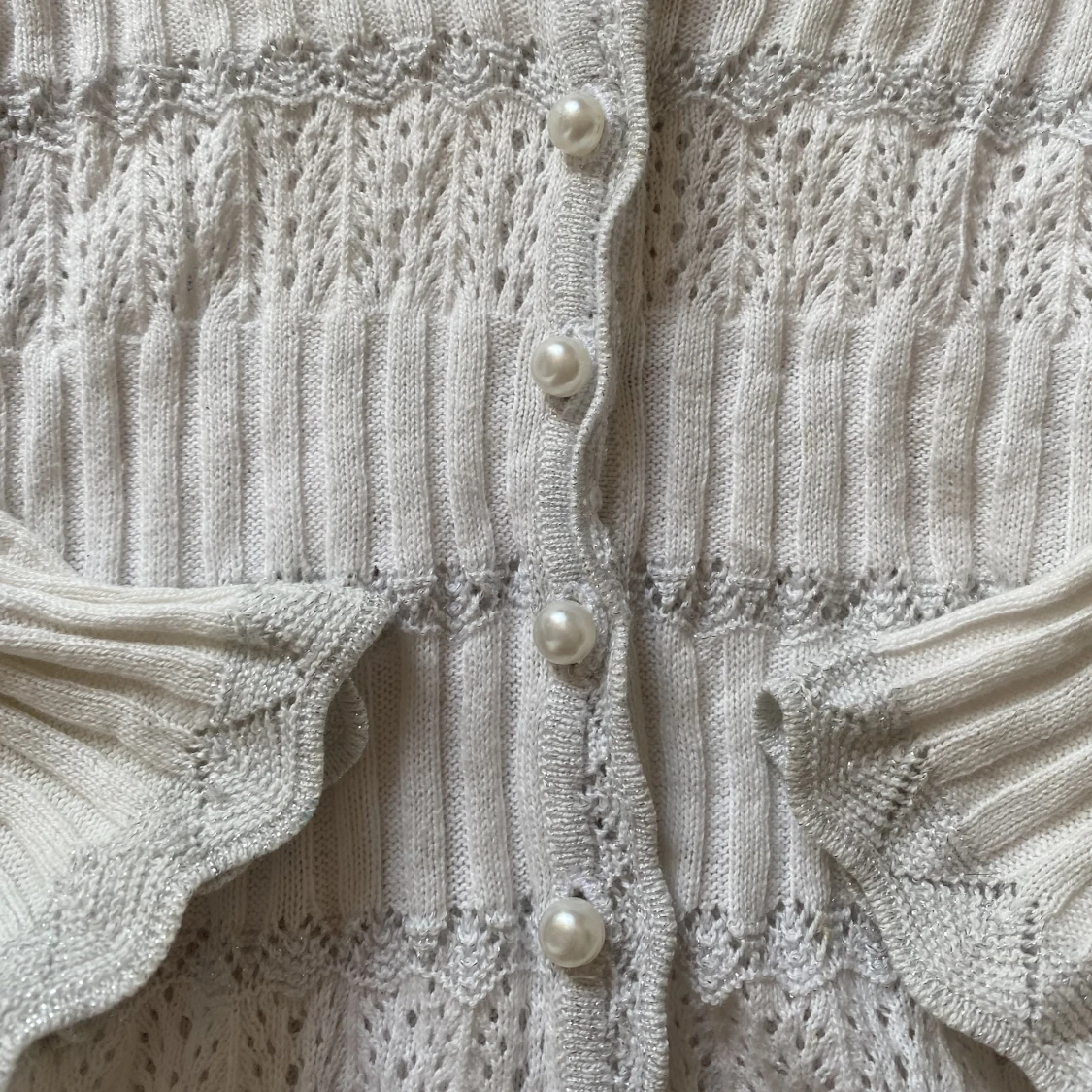 Super snygg vit somrig kofta 